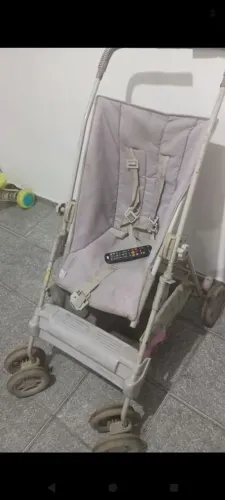 Carrinho de bebê usado