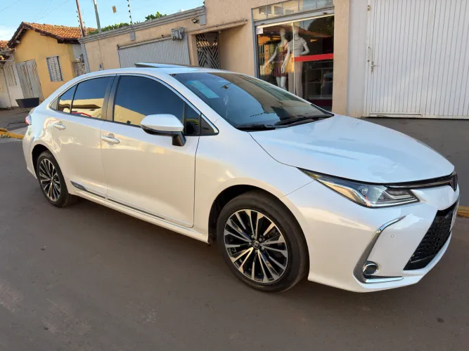 Toyota Corolla Altis 2.0 Flex 16V Aut. 2024