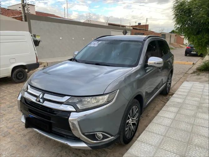 Mitsubishi Outlander 2.0 16V 160cv Aut. 2016
