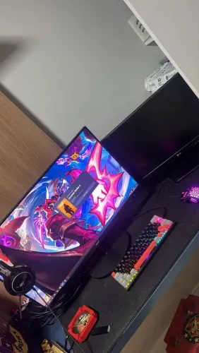Monitor Phillips 144hz 4 meses de uso