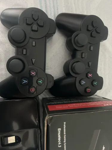 Videogame Stick 2-Console 4K GD10 , 64 Gb , 37.000 Jogos + 2 Controladores