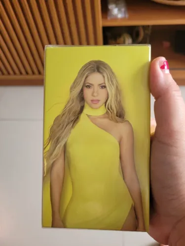 Perfume amarillo Shakira