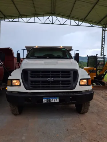 Caminhão caçamba toco  ford f 14.000 