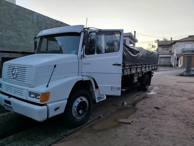 Caminhão Mercedes 1618