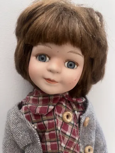 Boneco de porcelana 