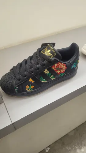 Tênis Adidas Superstar II (Floral/florido)
