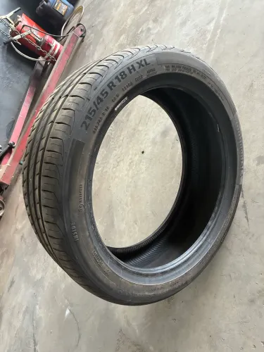 PNEU 215/45r18 continental