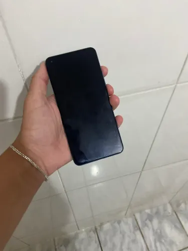 Xiaomi 11 Lite, com botão quebrado e sem acessórios.
