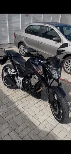 CB 300F 2024 CBS