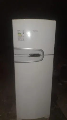 Geladeira semi nova 1000