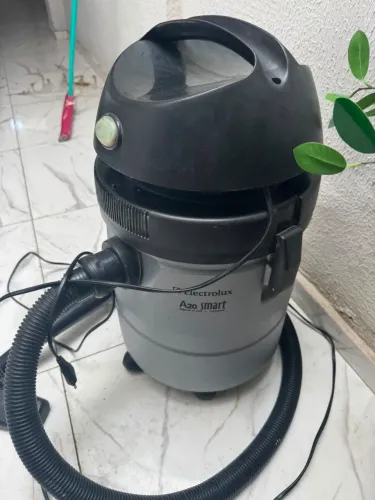 Aspirador de po e água Eletrolux