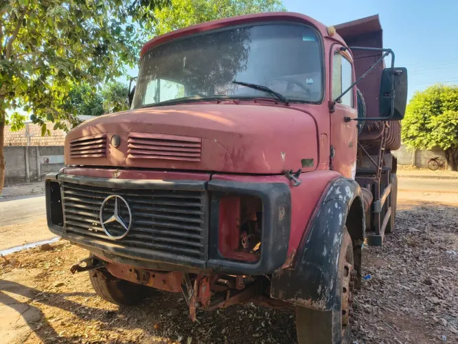 Mercedes Benz 1520 motor 352 turbo Câmbio zf 5 machas
