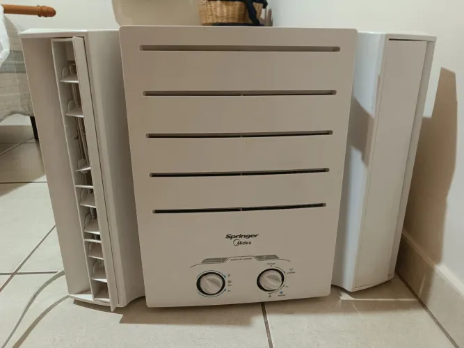 Ar-condicionado 10mil BTUs - 220v