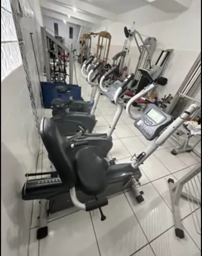 BICICLETA ERGOMÉTRICA PROFISSIONAL LION FITNESS