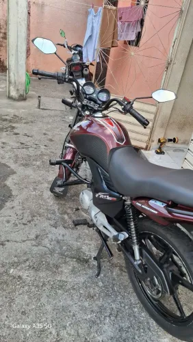Vendo ou troco em uma fazer 150 do meu interesse, moto extremamente conservada ,revisada