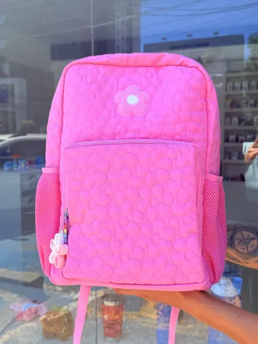 Mochila Escolar Infantil Matelassê Flor (Rosa, verde e lilás ) - Nova