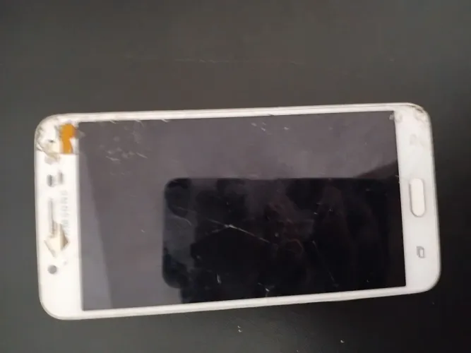 Vendo celular com problema de tela.