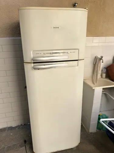 Geladeira Eletrolux DF48 COM DEFEITO
