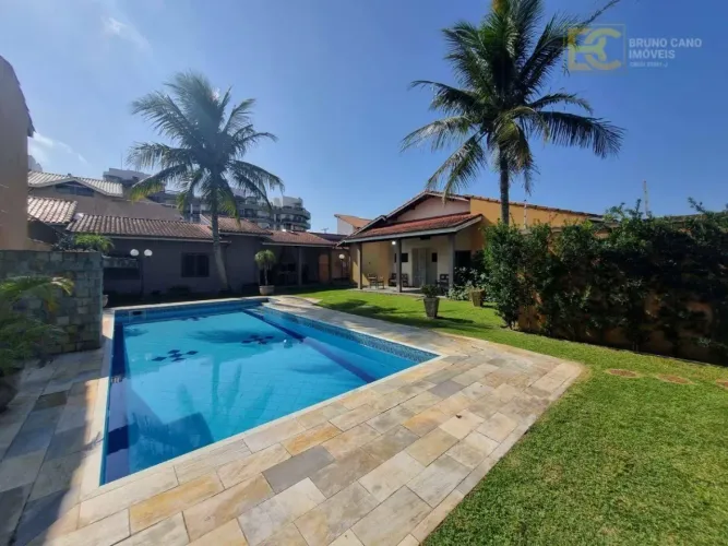 Casa térrea em 2 lotes com piscina á 100m do mar - Samburá - Peruíbe/SP