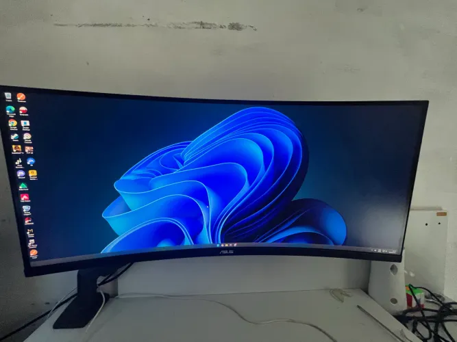 Monitor ASUS TUF 34? WQHD 250Hz Curvo 0,5ms HDR400