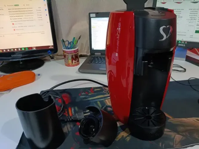 Cafeteira Espresso TRES LOV da 3 Corações