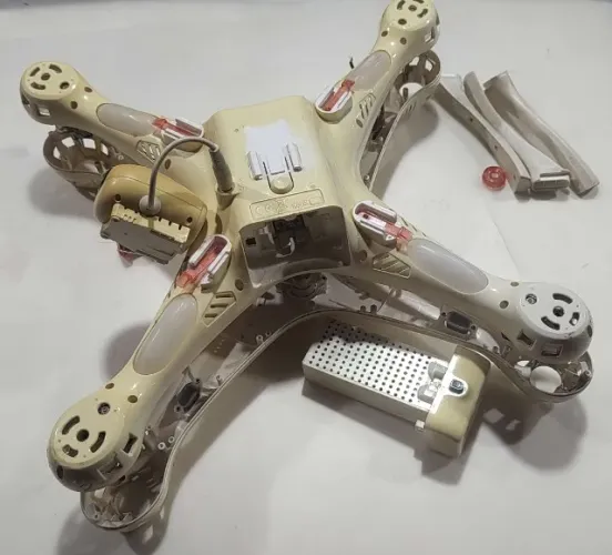Carcaça E Peças Do Drone Syma X8 Pro Cor Branco (no estado)