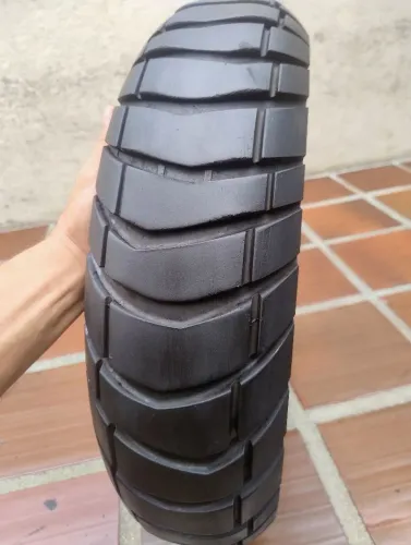 Pneu traseiro 150/70 R18 M/C 70v metzeler karoou original
