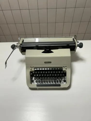 Máquina Escrever FACIT - ANO 1974