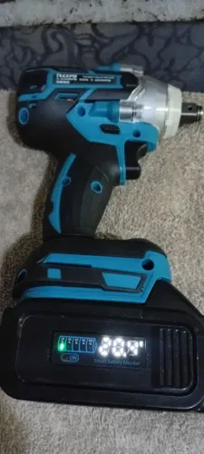 Vendo pra pegar na porta chave de impacto 18v pode usar bateria da makita