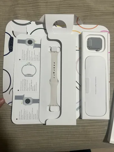 Apple Watch SE 3 40mm Starlight na caixa nunca usado