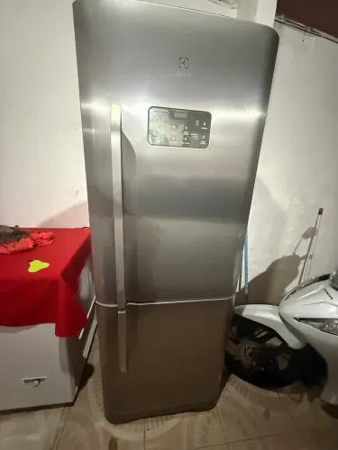 Vendo geladeira funcionando perfeitamente 