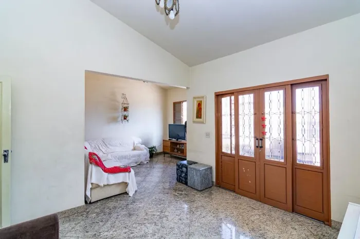 Casa à Venda - Padre Eustáquio, 4 Quartos, 432 m2