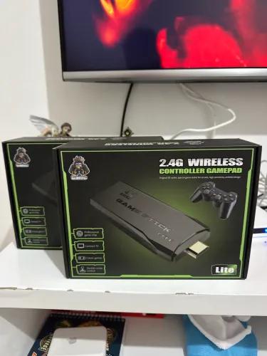 Gamer Stick 4K De Videogame Para Televisão Com 02 Controles Lite