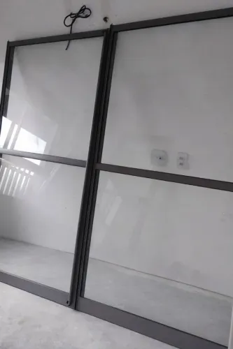 Porta Balcão em Alumínio Cinza Chumbo