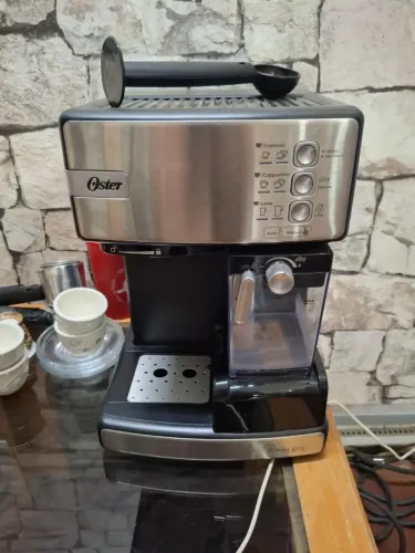 Cafeteira Oster Prima Latte ? Seminova