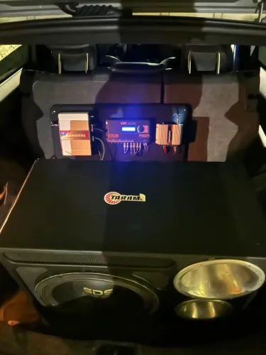 Vendo ou troco, Caixa trio de 15 ,som automotivo