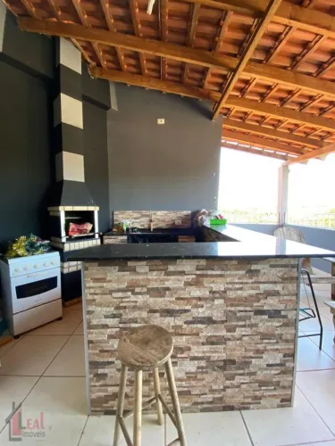 Casa para Locação em Presidente Prudente, BALNEÁRIO, 3 dormitórios, 1 suíte, 2 banheiros
