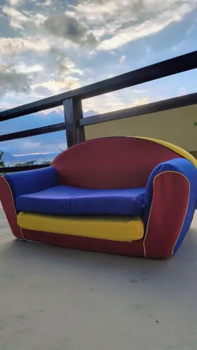 Mini sofá infantil TokStok