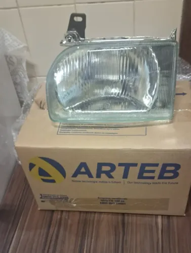Farol Arteb original do Escort L - GL - Ghia - XR-3 - Guarujá de 1987 a 1992 e Hobby todos