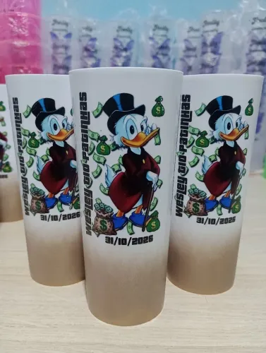 Copos personalizados Acrílicos no tema que desejar