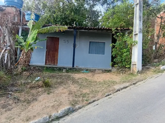 Vendo casa com terreno valor 170 mil reais *