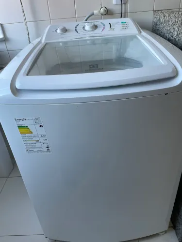 Vendo máquina de lavar em ótimo estado!!! 