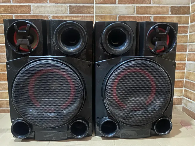 Par de caixas de som LG PASSIVAS 