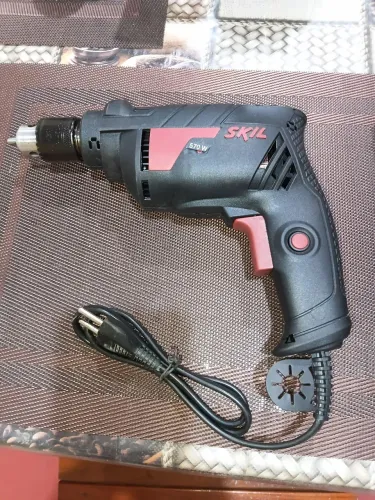 VENDO UMA FURADEIRA SKIL 10MM NOVA