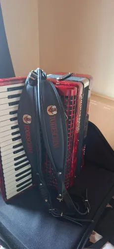 VENDE SE  ACORDEÃO  TODESCHINI 120 BAIXOS SUPER 6: 