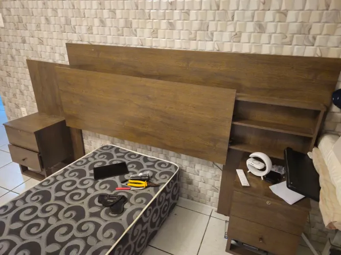 Cabeceira de cama queen com tomada
