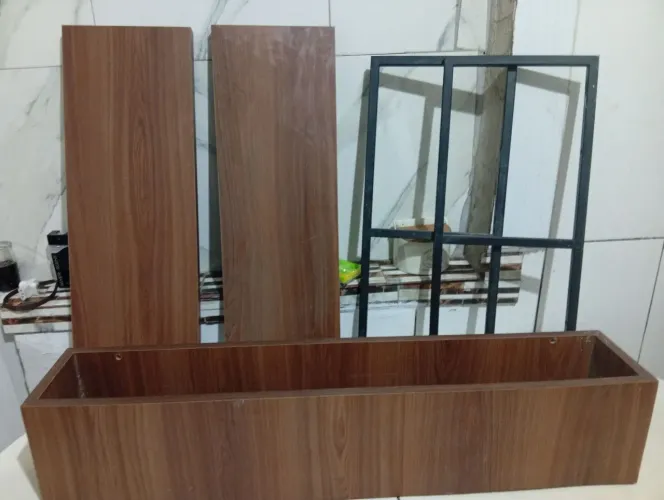 Estante embutido passa prato mais mesa