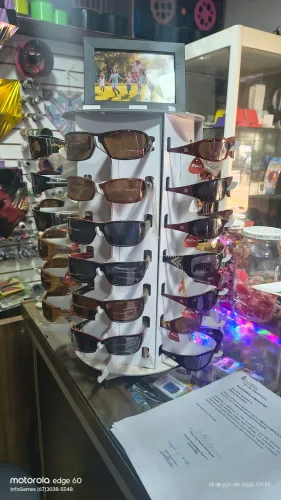 Oculos com porta oculos