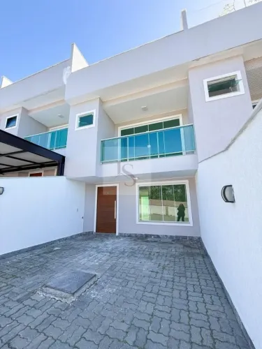 Casa para Venda em Macaé, Granja dos Cavaleiros, 3 dormitórios, 1 suíte, 2 banheiros, 2 va