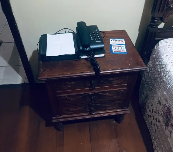 Criado mudo madeira